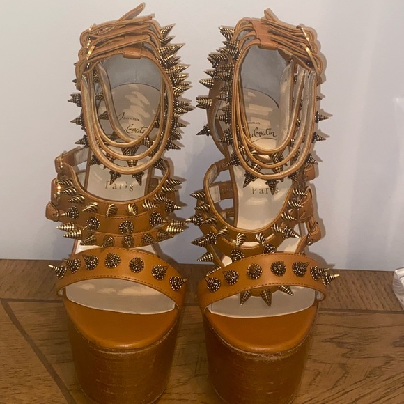 *******SOLD*******Christian Louboutin Botticellita Sandal - Picture 2 of 11